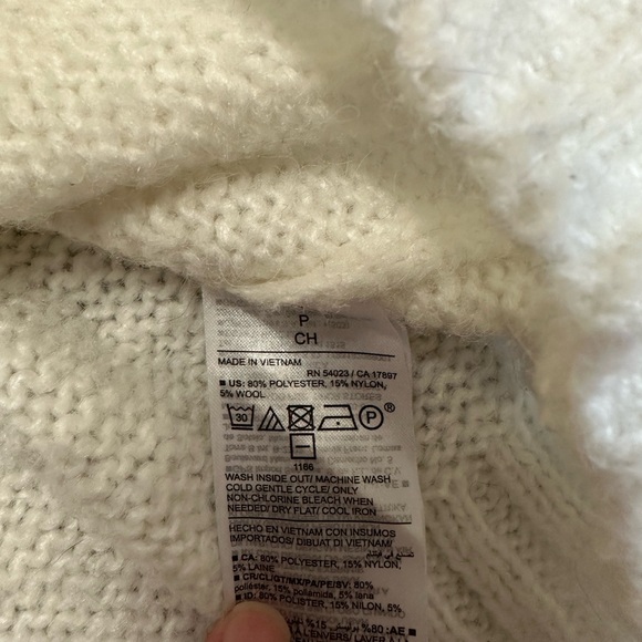 Cream White Old Navy Sweater S - Picture 3 of 3